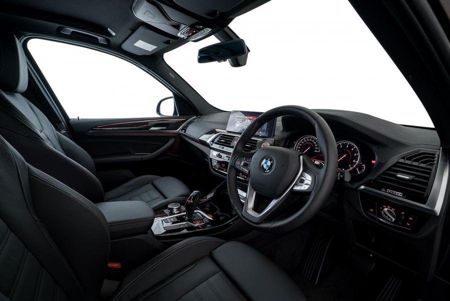 Интерьер BMW X3 xDrive30i Luxury Line (G01) 2018 года  (MY) (фото 23 из 23)